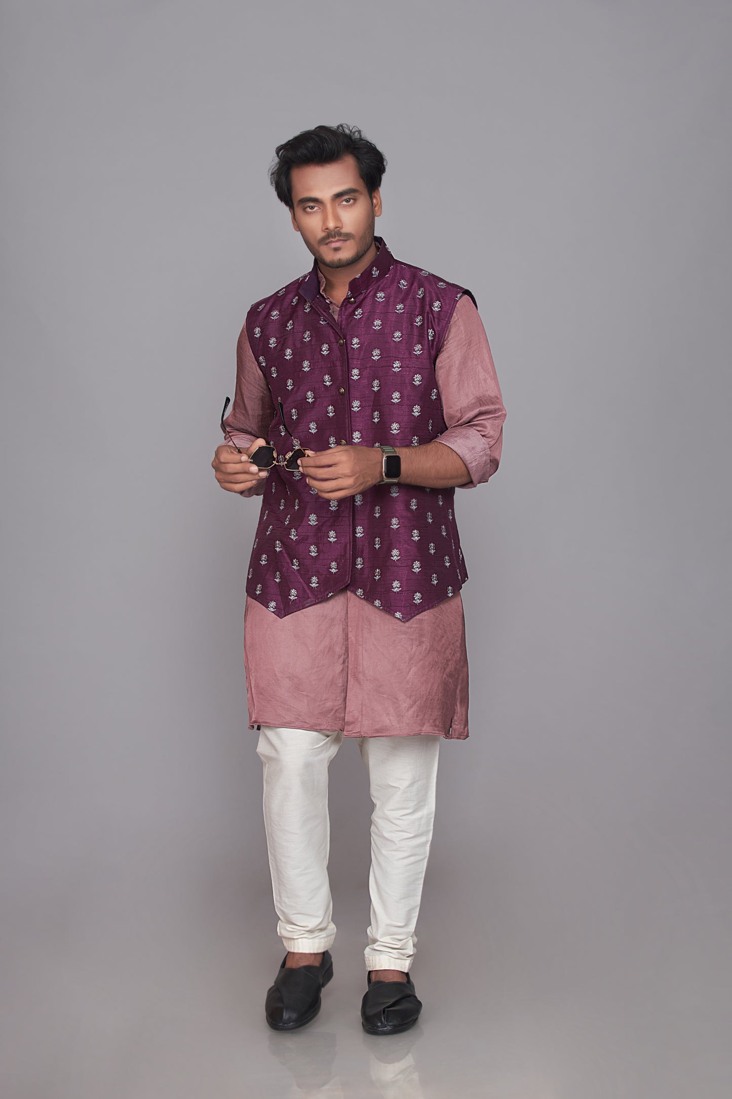 peach kurta and white pant set with banarasi jacket