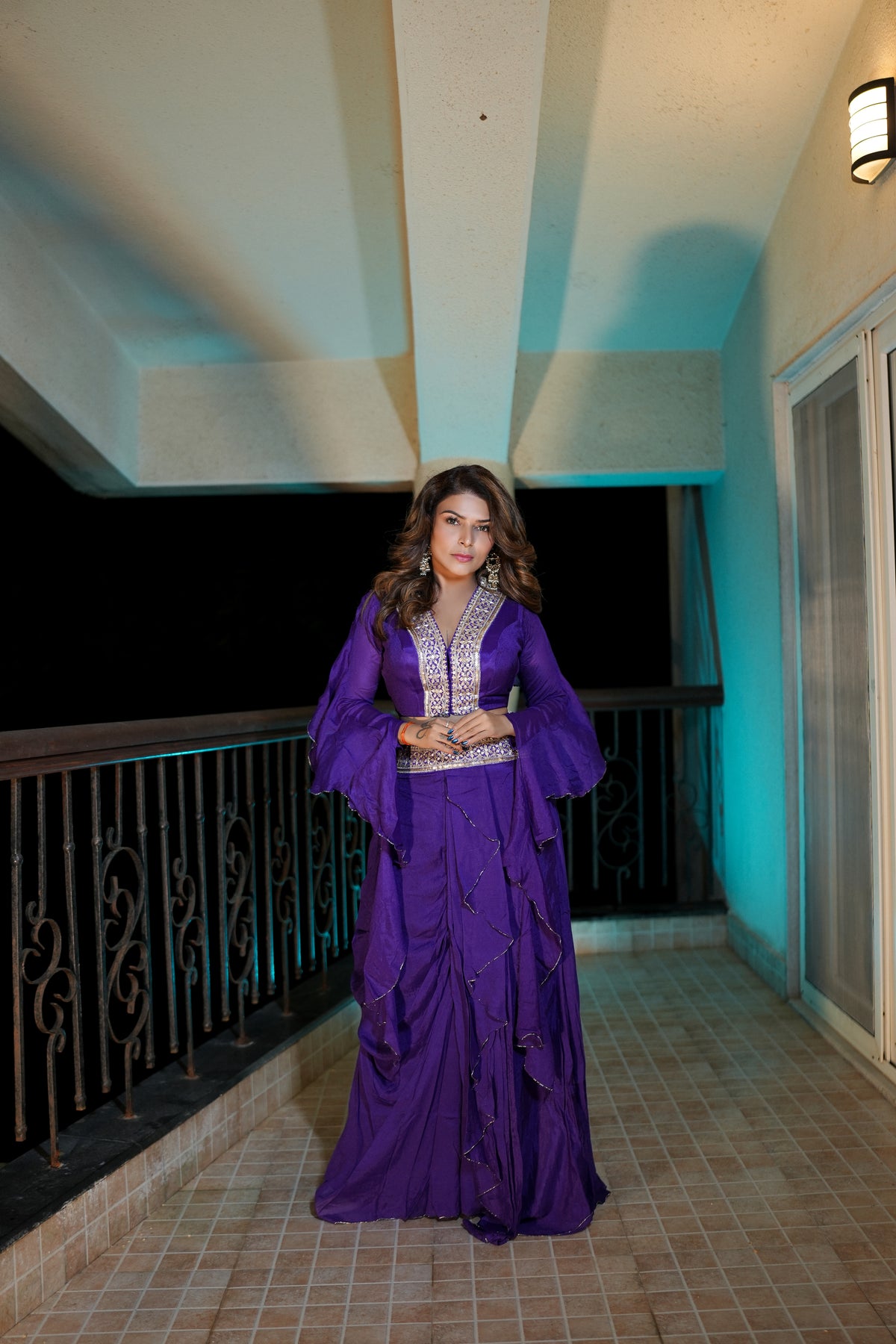 Indo westurn drep skirt and frill sleeves blouse with embroidery lace